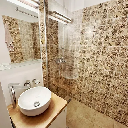 The Magistral - Downtown Apartment